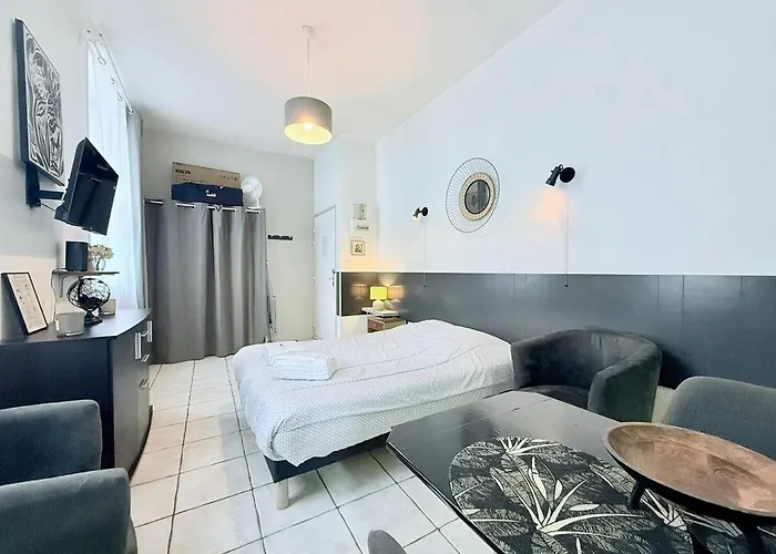 1773 - Le Logis De La Source Rochefort (Charente-Maritime)